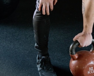 Trening HIIT na spalanie tłuszczu: skuteczny plan, ćwiczenia i porady