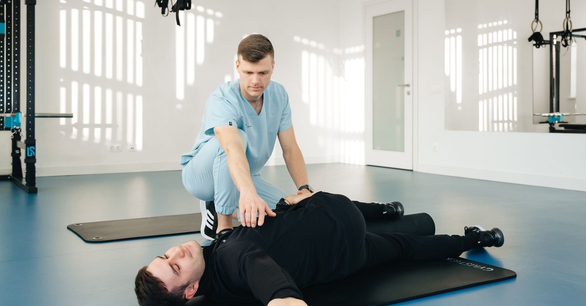 Jak długo trwa trening EMS? Czas trwania sesji, efekty i zalecana częstotliwość