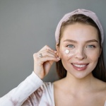 Retinol dla początkujących: kompletny przewodnik — jak zacząć, korzyści i zasady stosowania